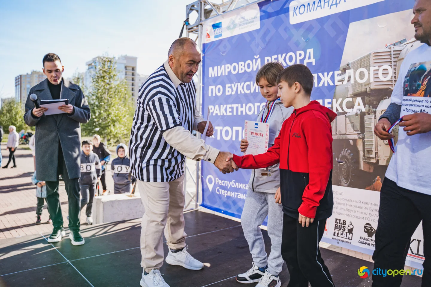 4/10/25 Мировой рекорд по буксировке ракетного комплекса «Тополь-М» @ пр. Октября