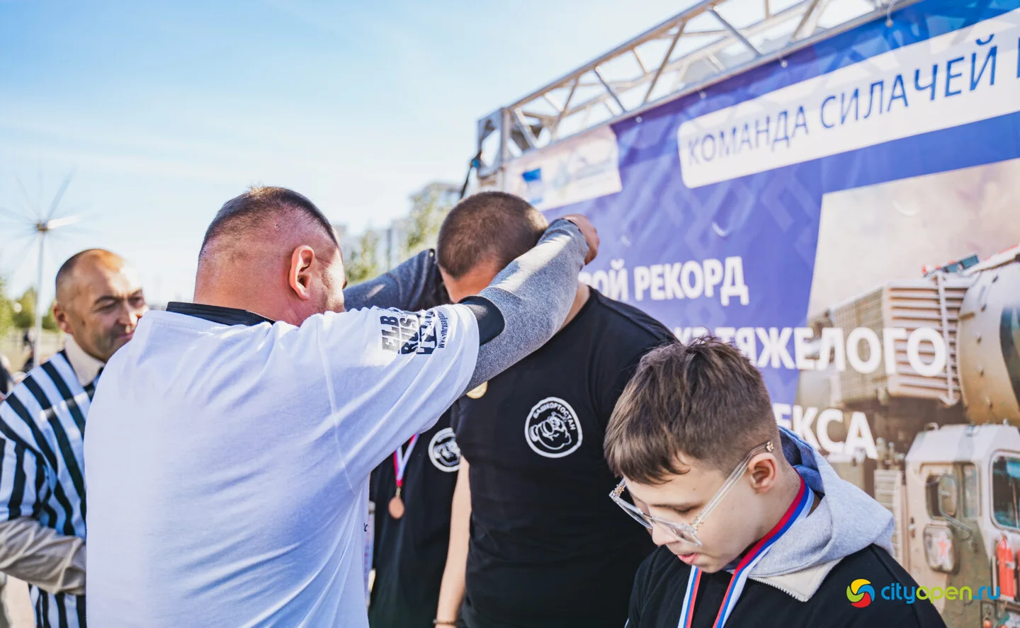 4/10/25 Мировой рекорд по буксировке ракетного комплекса «Тополь-М» @ пр. Октября