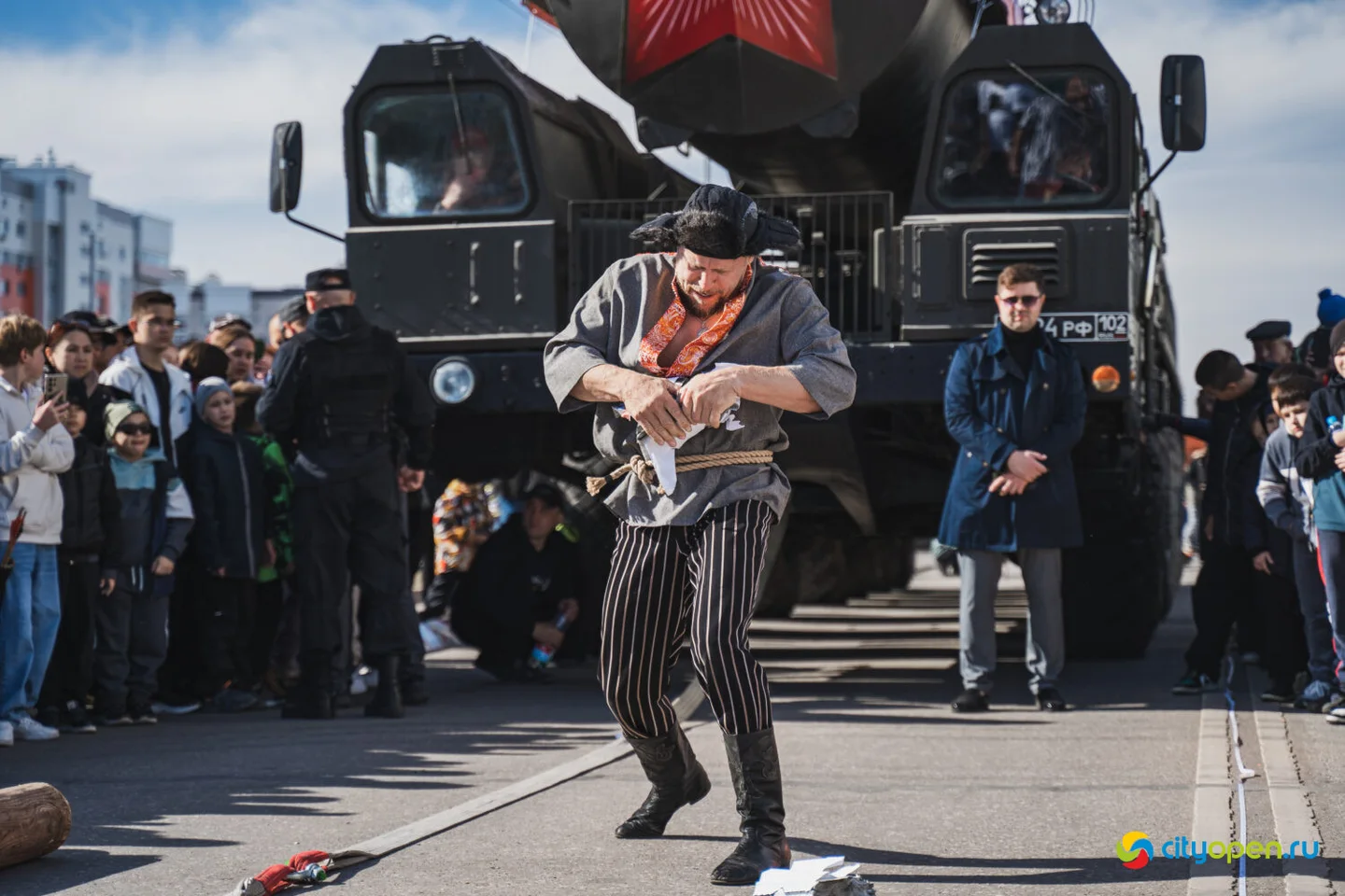 4/10/25 Мировой рекорд по буксировке ракетного комплекса «Тополь-М» @ пр. Октября