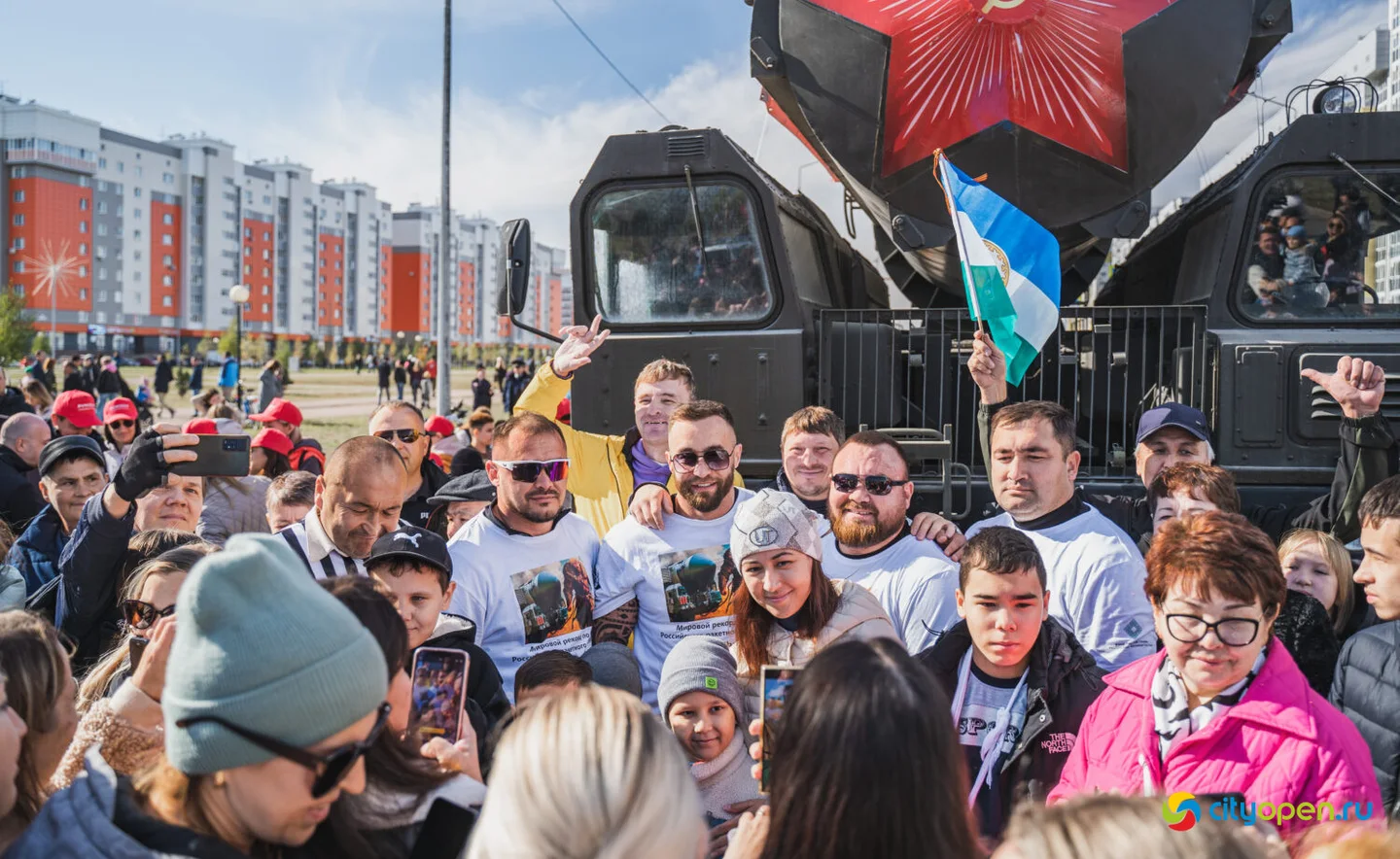 4/10/25 Мировой рекорд по буксировке ракетного комплекса «Тополь-М» @ пр. Октября