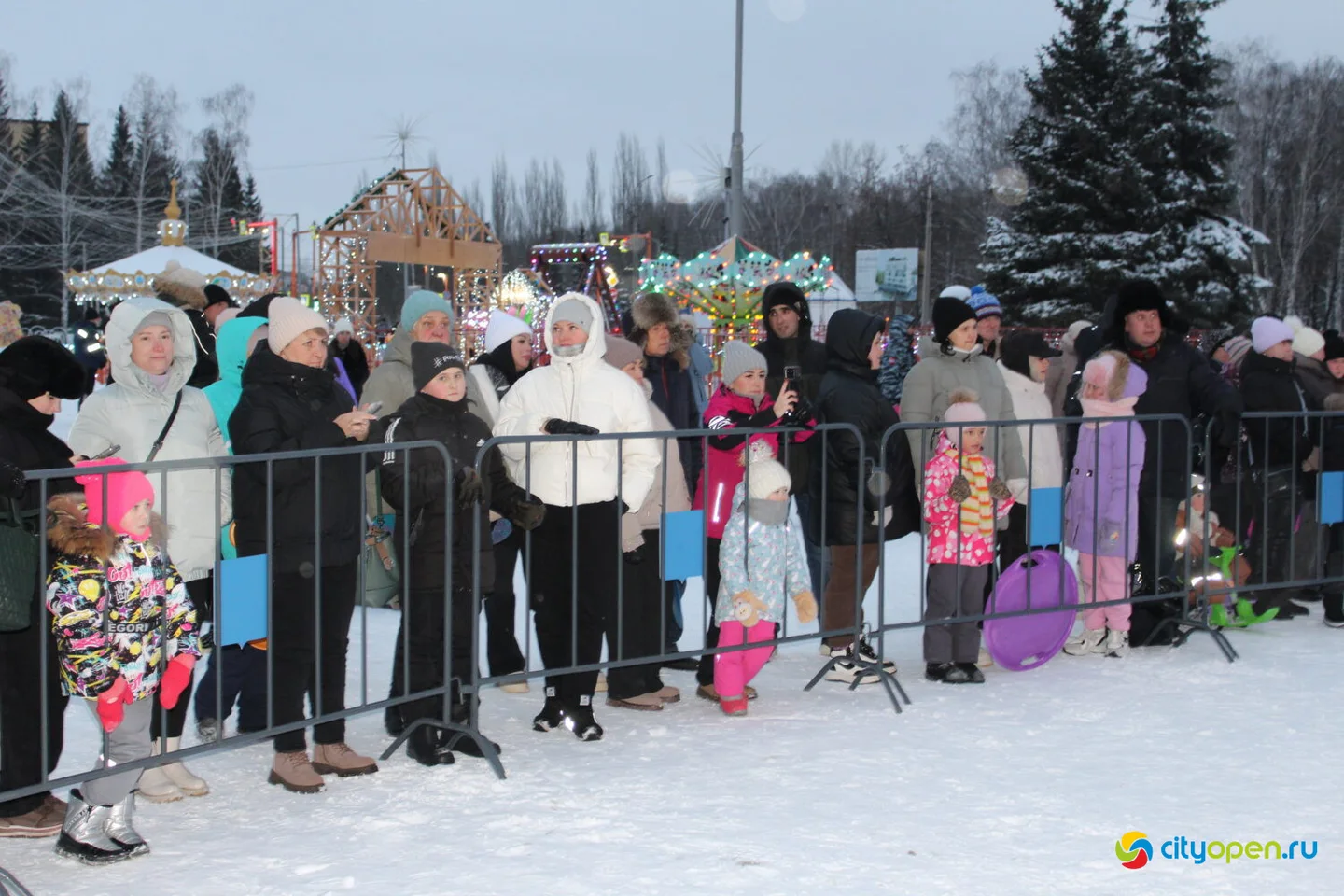 22/12/25 Открытие новогоднего городка на площади перед ГДК