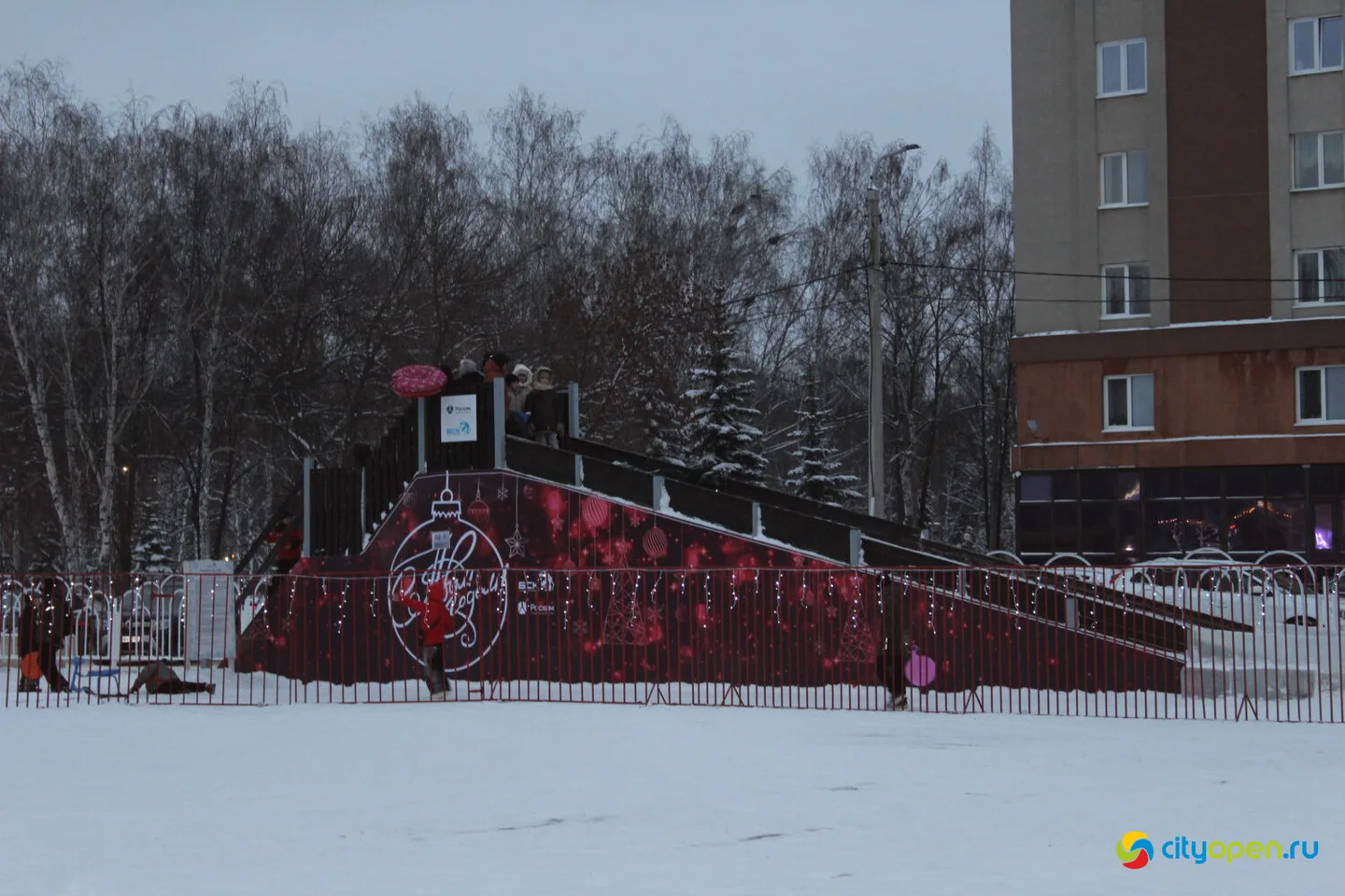 22/12/25 Открытие новогоднего городка на площади перед ГДК