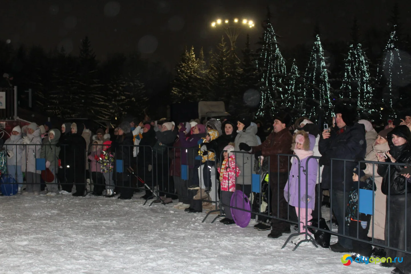 22/12/25 Открытие новогоднего городка на площади перед ГДК