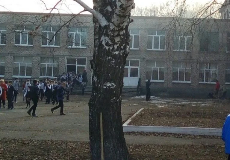 Завершено расследование уголовного дела в отношении директора школы, в которой несовершеннолетний напал на учащихся и учителя