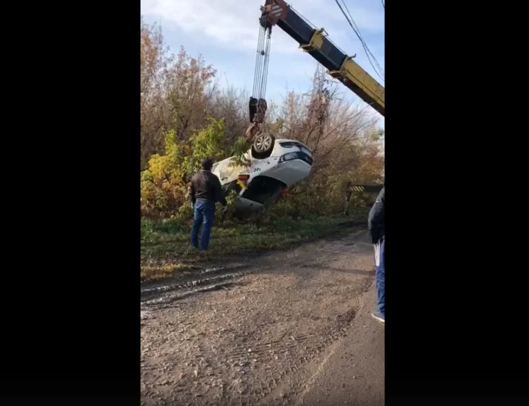 Под Стерлитамаком такси сорвалось с обрыва