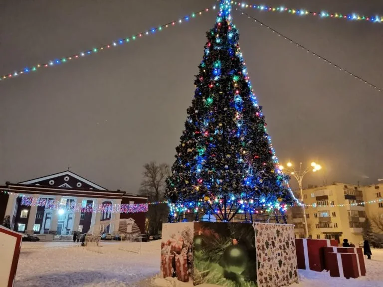 Сегодня состоится открытие новогоднего городка у ГДК «Сода»