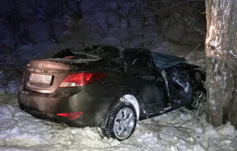 В поселке Шахтау перевернулся Hyundai