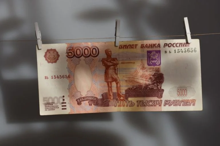В Стерлитамаке выросла средняя зарплата, но не во всех сферах