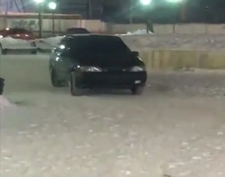 В Стерлитамаке авто разъезжало по пешеходной зоне. Во сколько это обойдется нарушителю