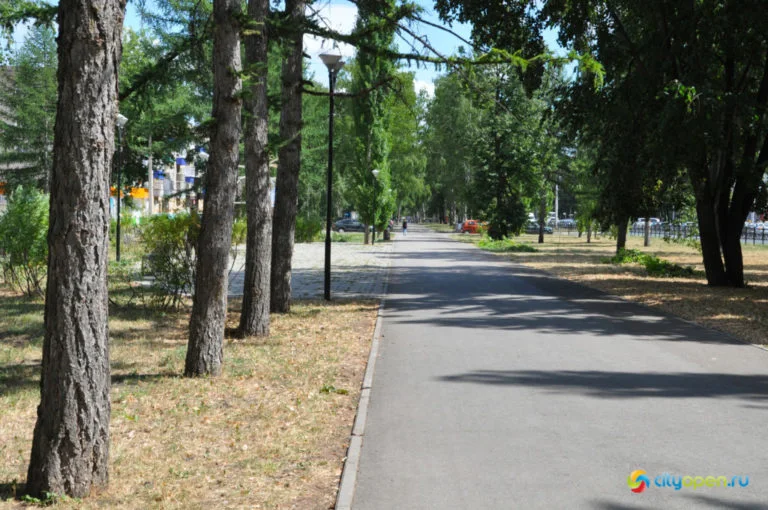 Где погулять в Стерлитамаке: аллея на ул. Худайбердина