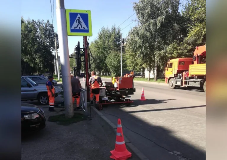 В Стерлитамаке до октября установят новые пешеходные ограждения