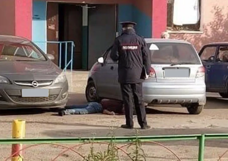 В Стерлитамаке мужчина насмерть разбился, упав с крыши: известны подробности