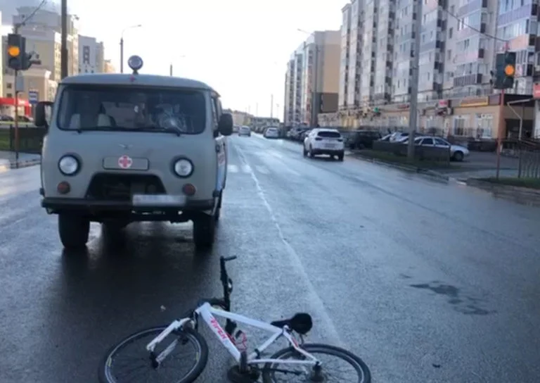 В Стерлитамаке скорая сбила несовершеннолетнего велосипедиста