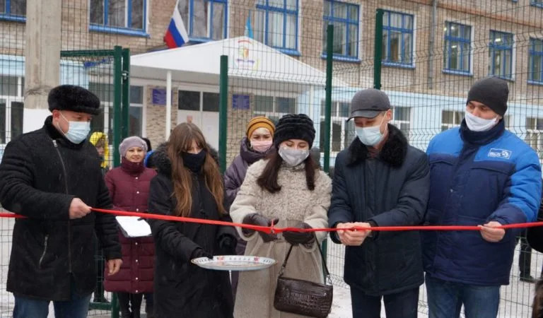 В Стерлитамаке на базе школы №2 открылась многофункциональная спортплощадка