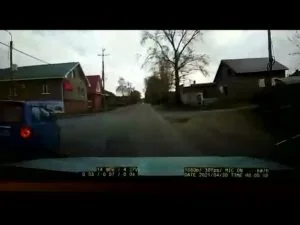 В Стерлитамаке автомобиль едва не снес пешехода и въехал в дерево, водитель скончался