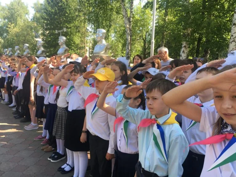 В Стерлитамаке более 400 школьников вступили в организацию «Пионеры Башкортостана»