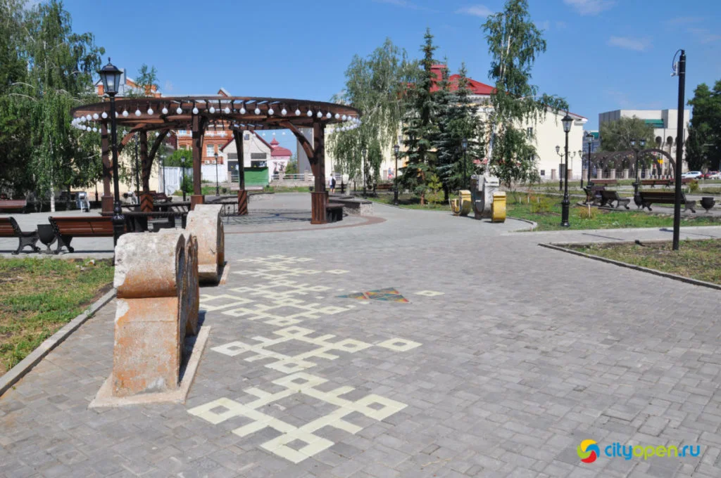 Где погулять в Стерлитамаке: сквер за кинотеатром «Салават»