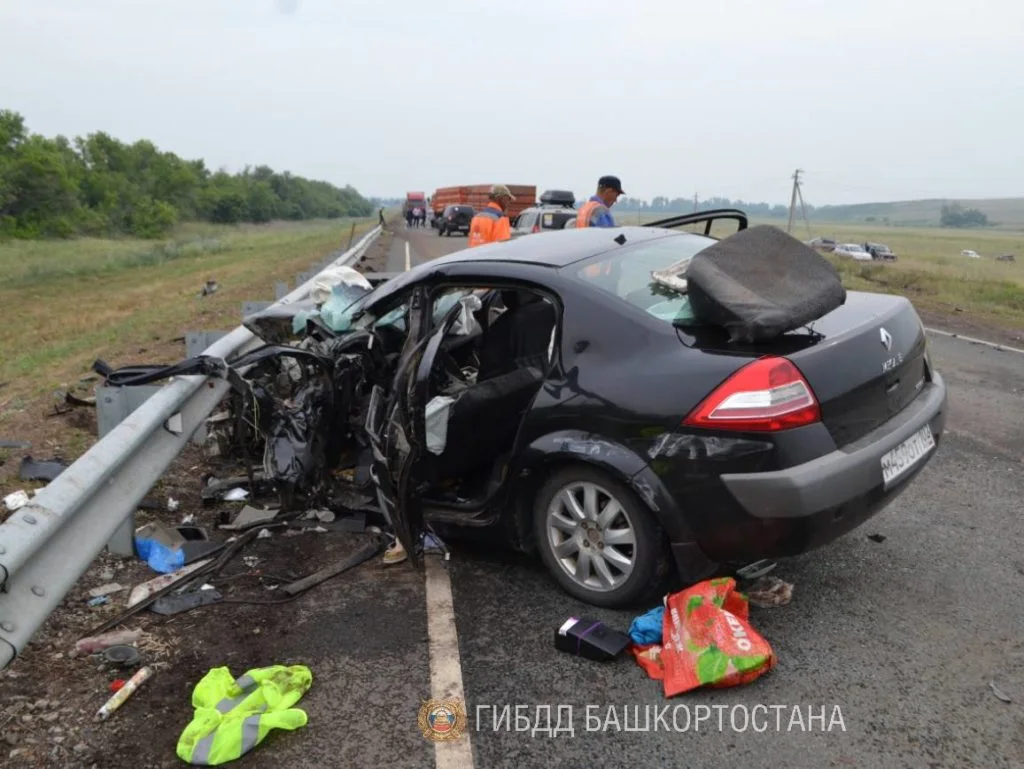 Житель Стерлитамака скончался в больнице после ДТП с КамАЗом