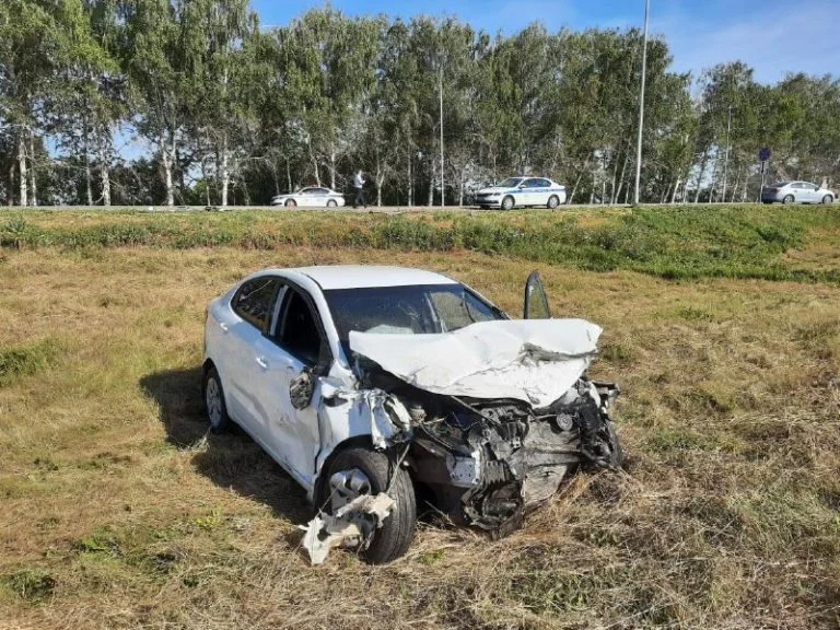 В Стерлитамакском районе в утреннем ДТП погибли два человека