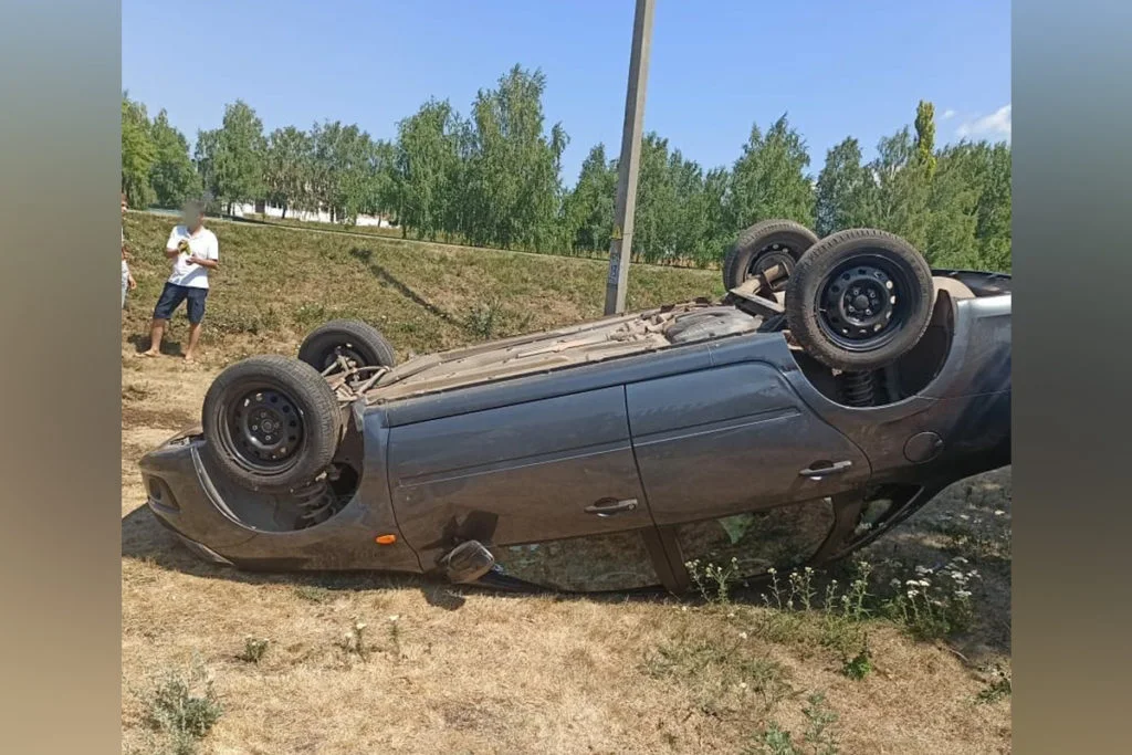 На трассе Стерлитамак-Стерлибашево перевернулся автомобиль