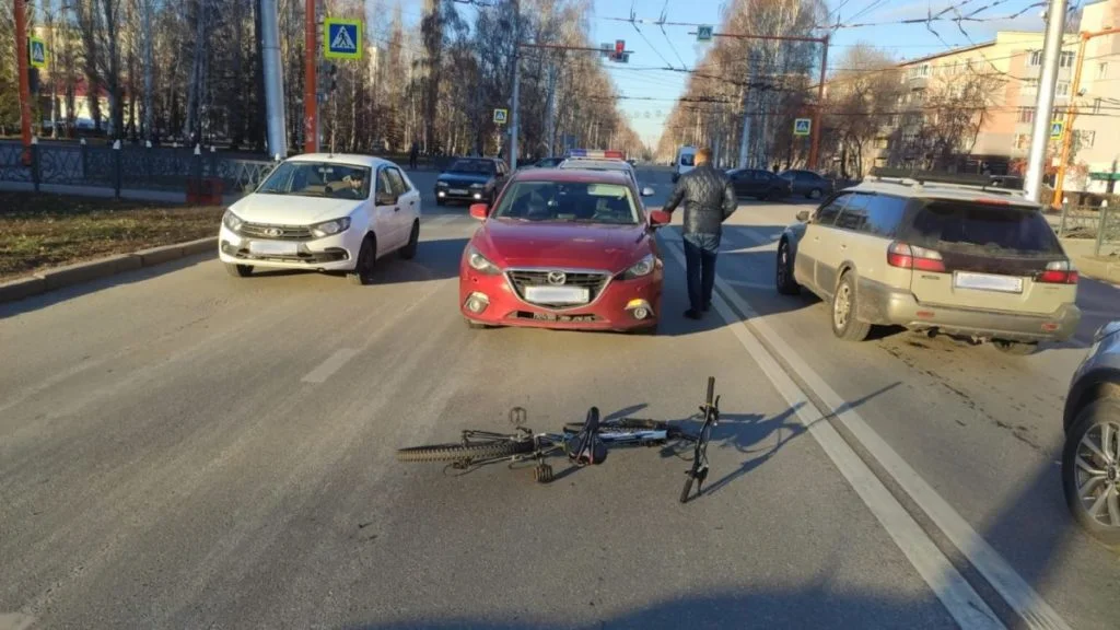 В Стерлитамаке сбили несовершеннолетнего велосипедиста, проезжающего по «зебре»