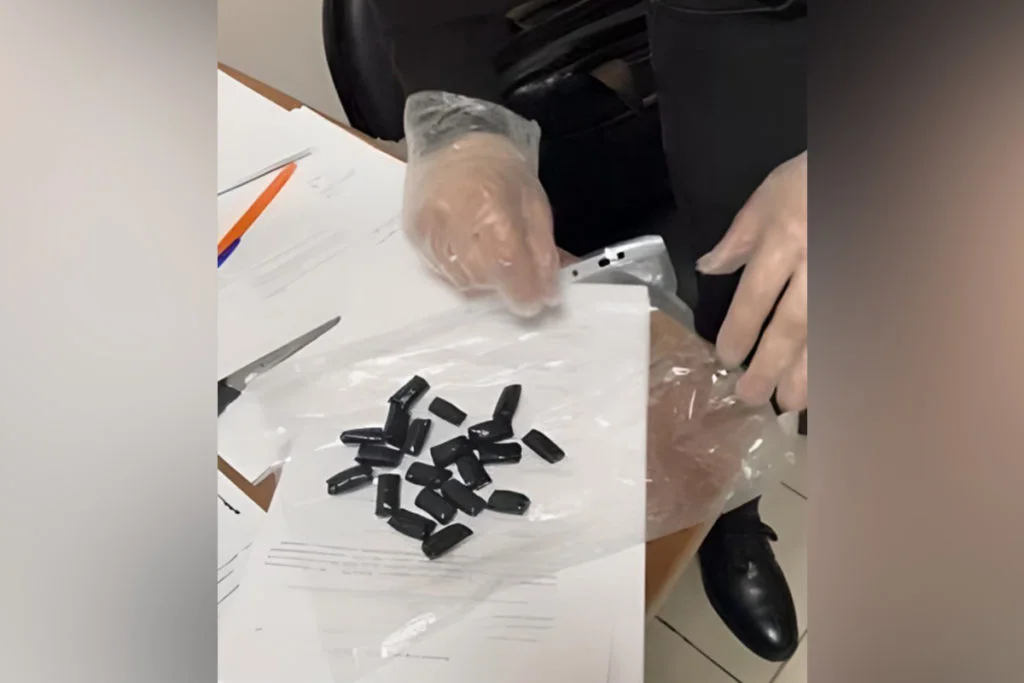 В Стерлитамакском районе задержали жителя Челябинска с 20 свертками с наркотиками