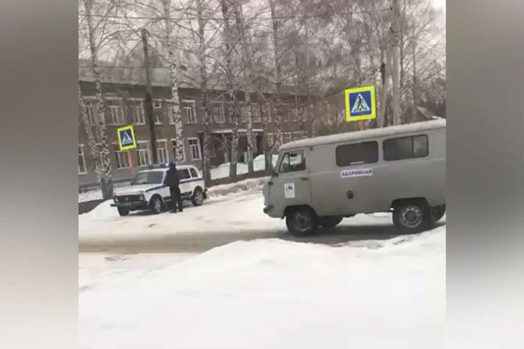 В Стерлитамаке возле 16 школы собрались скорая, полиция, МЧС: известно, что происходит