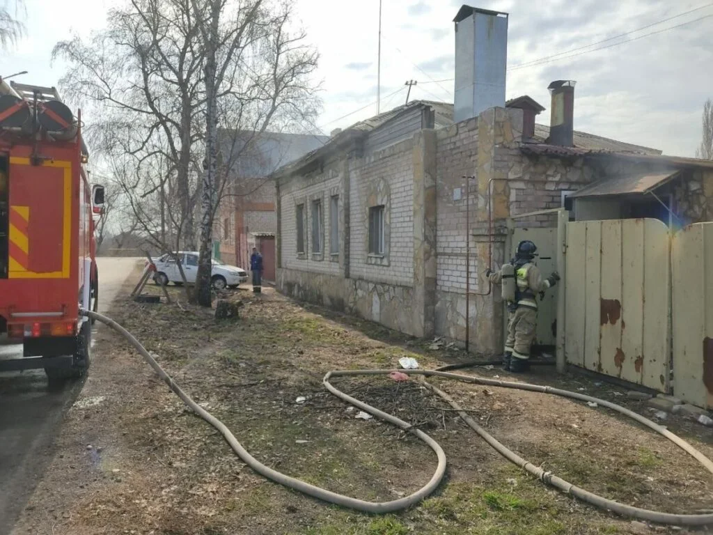 В Стерлитамаке загорелся жилой дом, найдено тело женщины