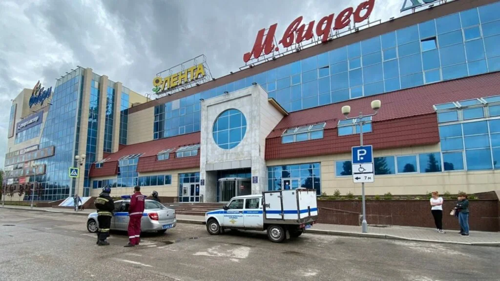 В Стерлитамаке эвакуировали посетителей ТЦ «Фабри»: в МВД и торговом центре сообщили подробности