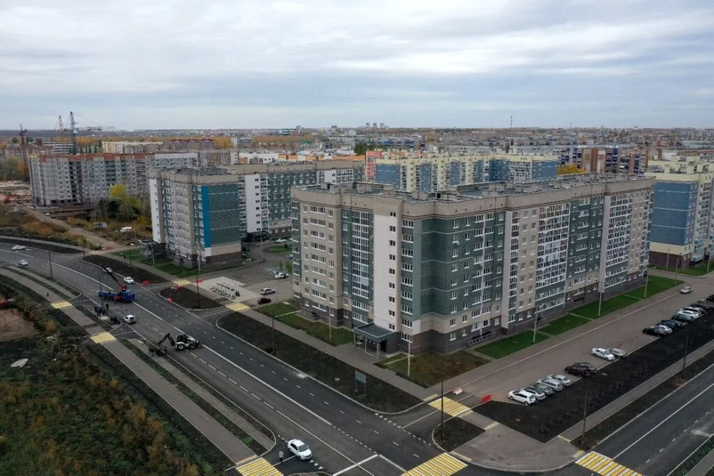 Прибрежный в Стерлитамаке: завершается строительство дорог, установлено новое освещение