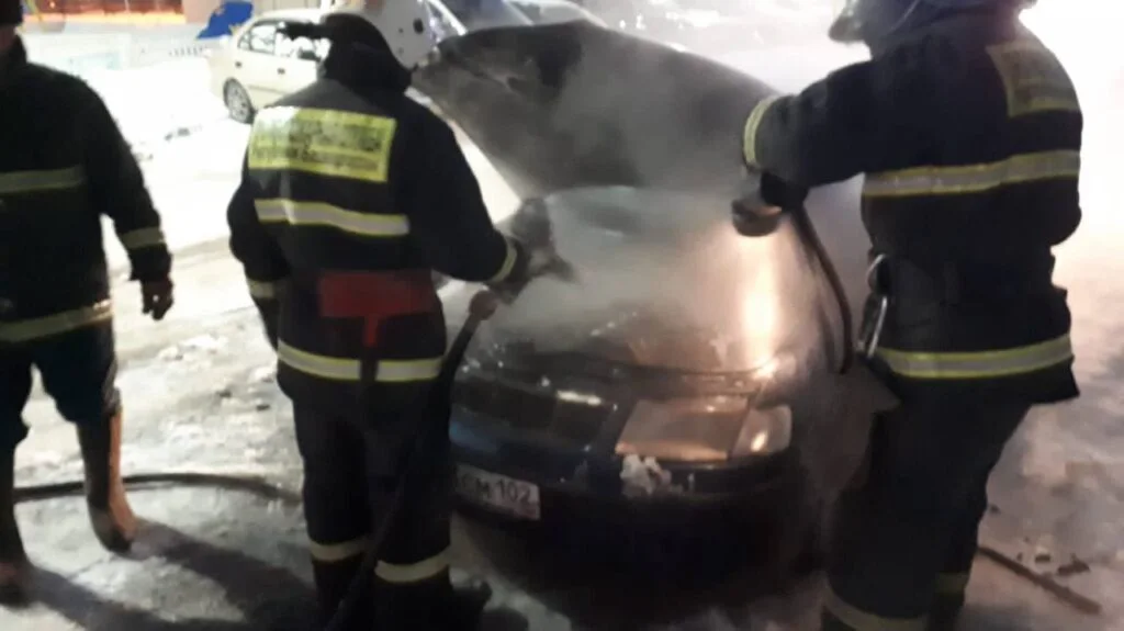 В Стерлитамакском районе на ул. Хвойной горел автомобиль