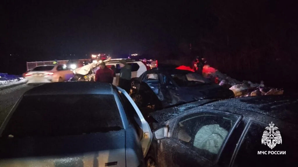 В Стерлитамакском районе произошло ДТП с автобусом и 4 легковыми авто, пострадали четверо