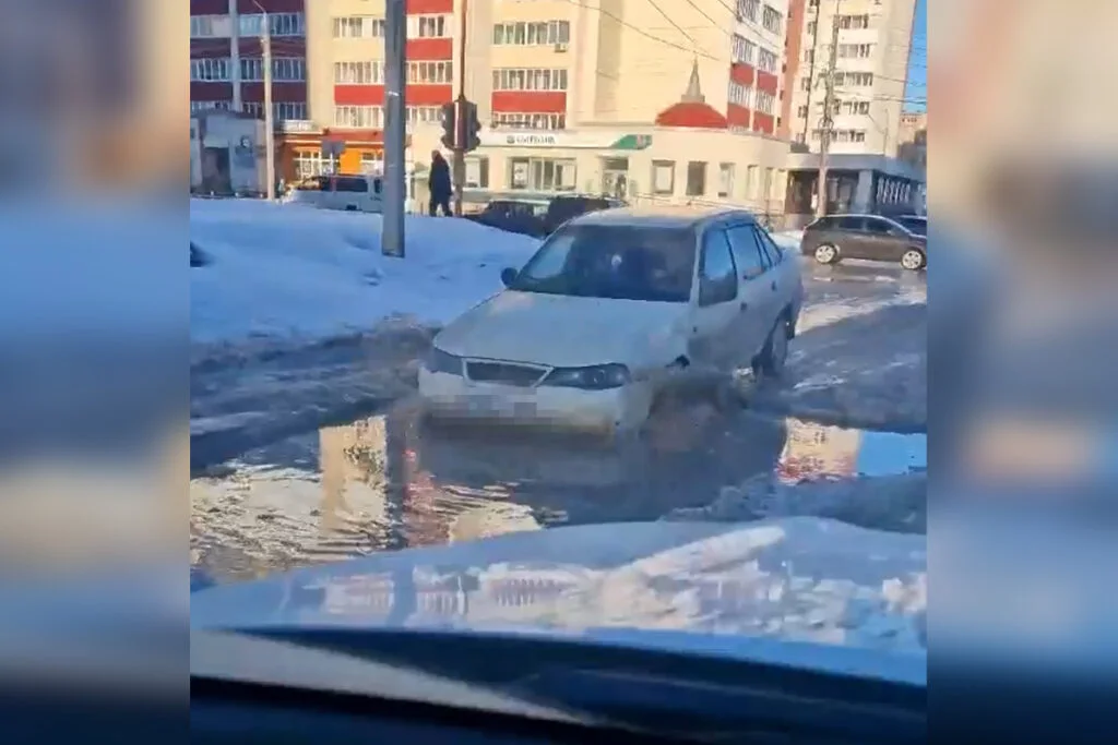 В Стерлитамаке покрытую ямами дорогу на Юрматинской выровняют грейдером