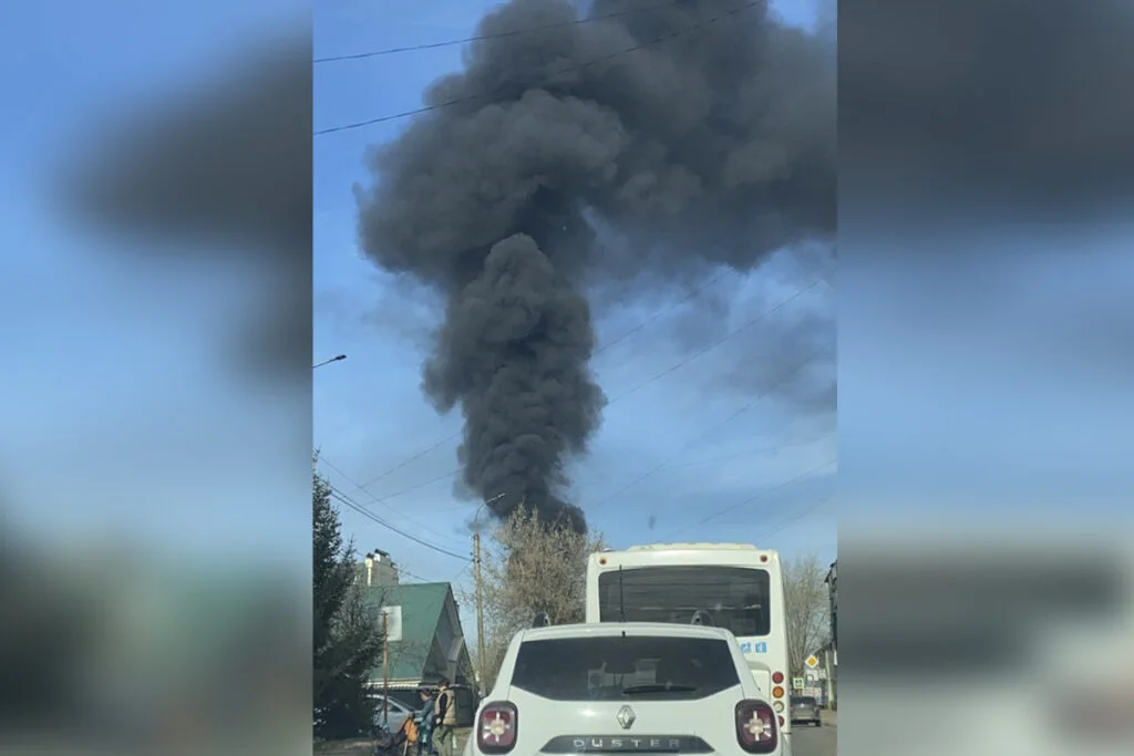 В Стерлитамаке в районе Элеваторной заметили густой черный дым: что произошло