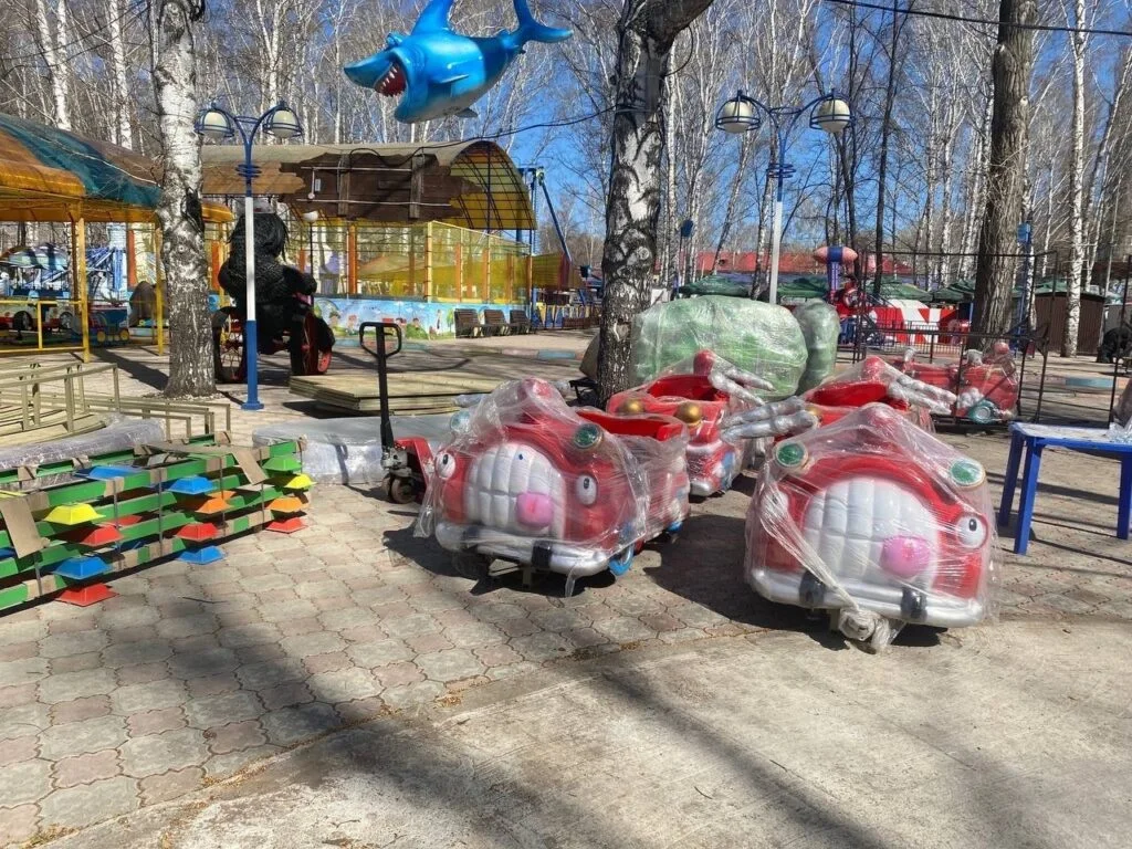 В Стерлитамаке в Парке им. Гагарина устанавливают новый аттракцион