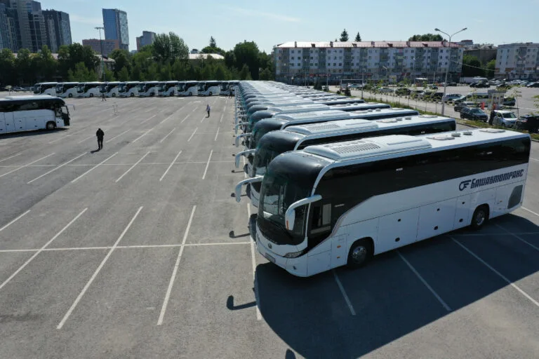 Стерлитамаку передали два автобуса туристического класса