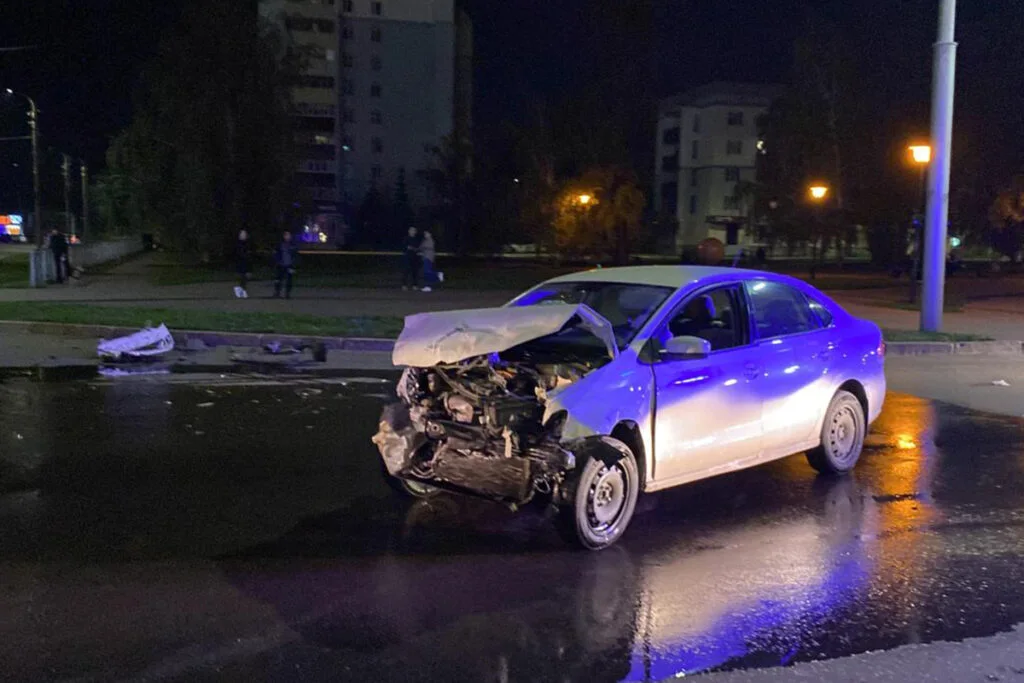 В Стерлитамаке на перекрестке Худайбердина-Элеваторная в ночном ДТП пострадали двое