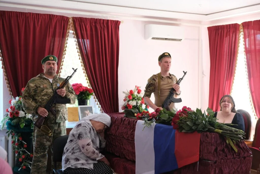 В Стерлитамаке простились с погибшими в ходе СВО Виктором Лужновым и Артуром Яруллиным