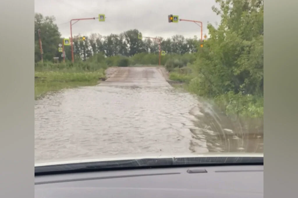 В Стерлитамаке снова залило водой въезд в «Прибрежный»
