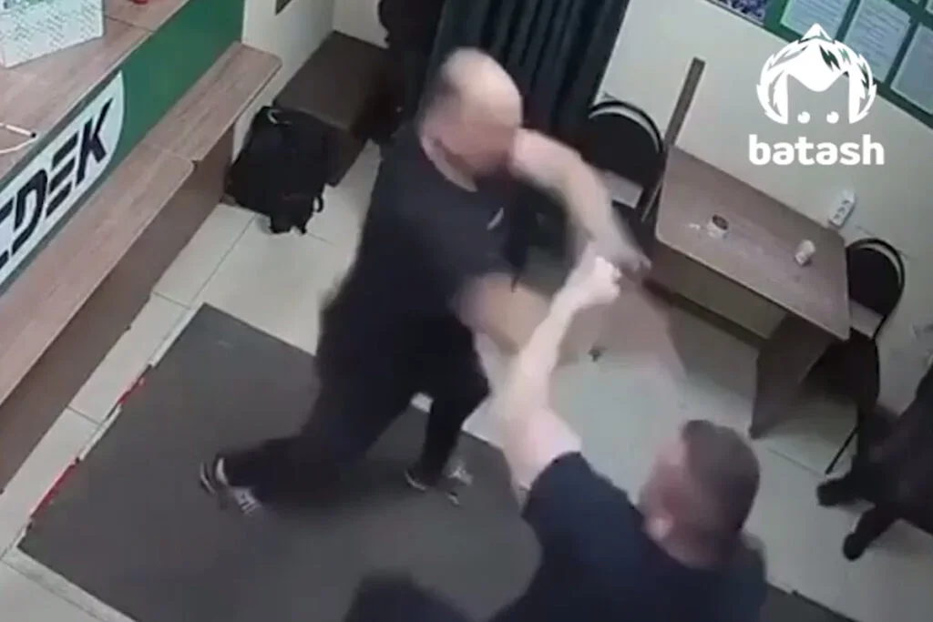 В Стерлитамаке двое мужчин подрались в СДЭКе, а после — пожали руки