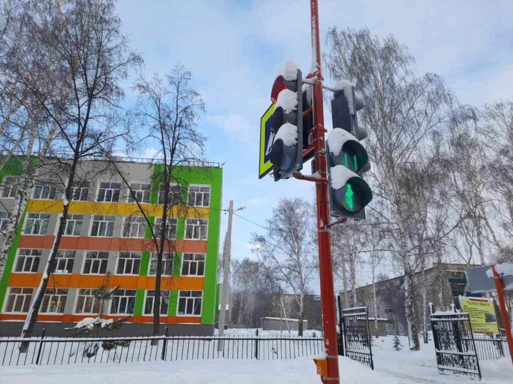 В Стерлитамаке установили первый «умный» светофор с видеоаналитикой пешеходов