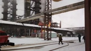 В Стерлитамаке на заводе произошел крупный пожар. Пострадали четверо